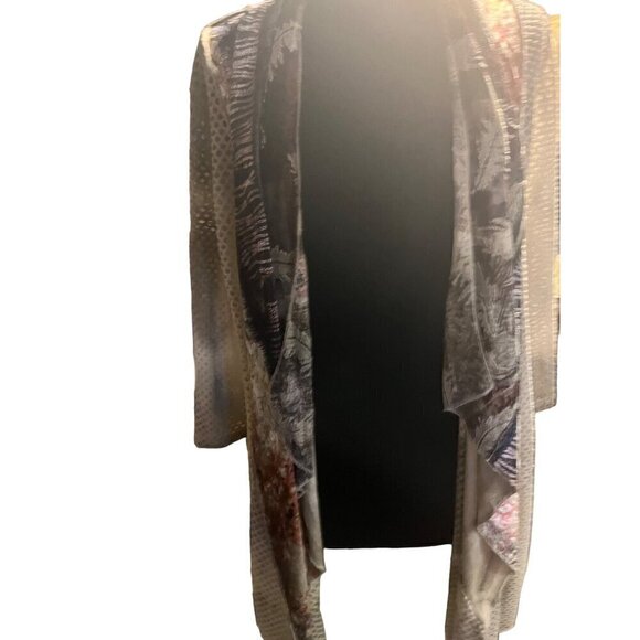 Gently used grey feather print Cardin size medium - Picture 2 of 16